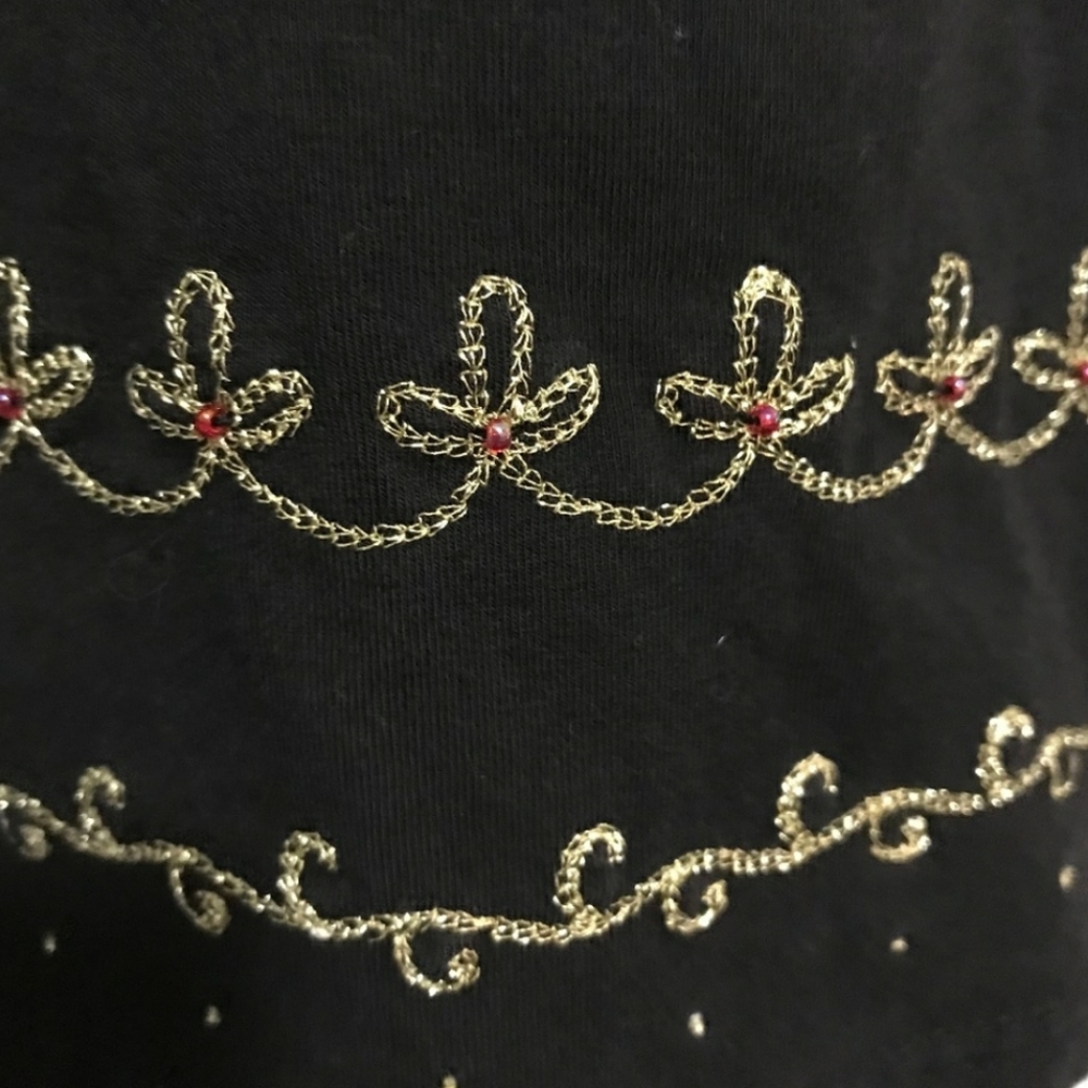 Embroidered Top - Picture 5 of 6
